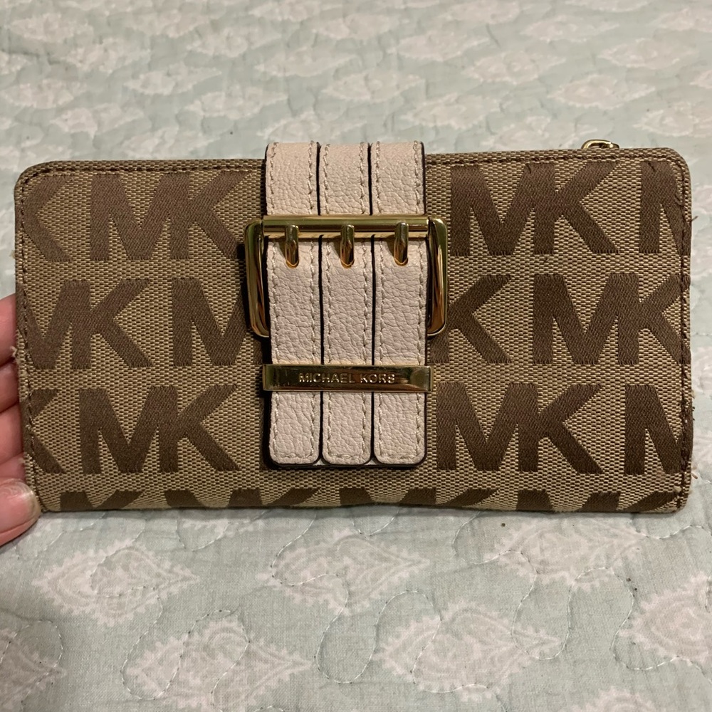 Michael kors wallet